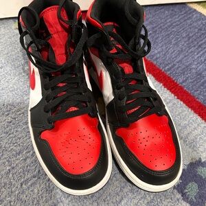 Nike Air Jordan 1 Mid size 9.5